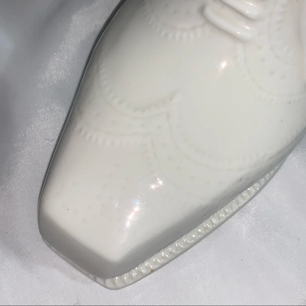 JONATHAN ADLER lace up oxford shoe BUTTER DISH ceramic